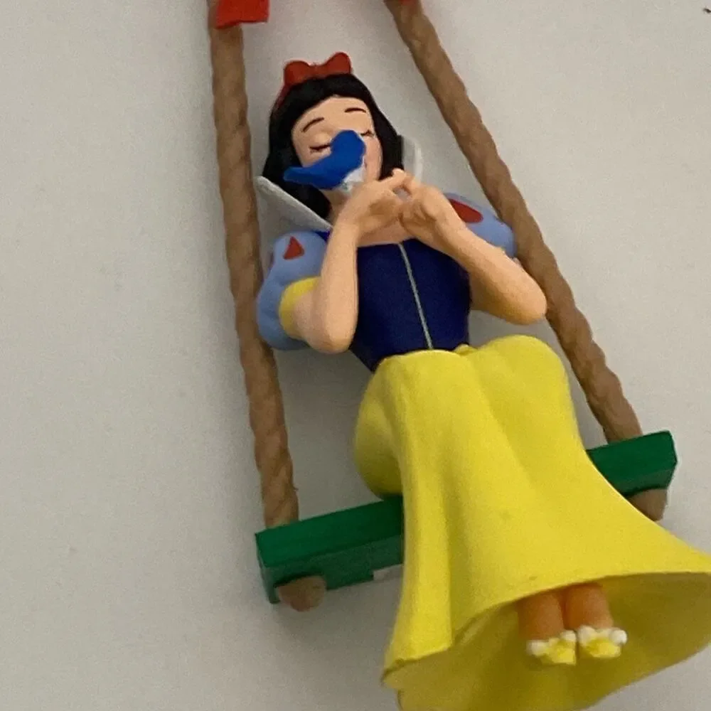 Disney Snow White In Red‎ Ribbon Swing Christmas Tree Hanging Ornament